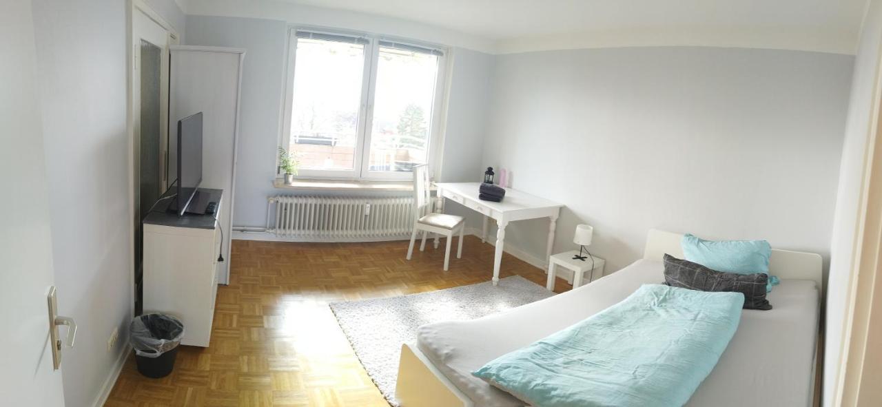 Ferienwohnung In Kronshagen Monteurwohnung 3 Zimmer 70 M2, Kueche Und Badezimmer Exterior foto